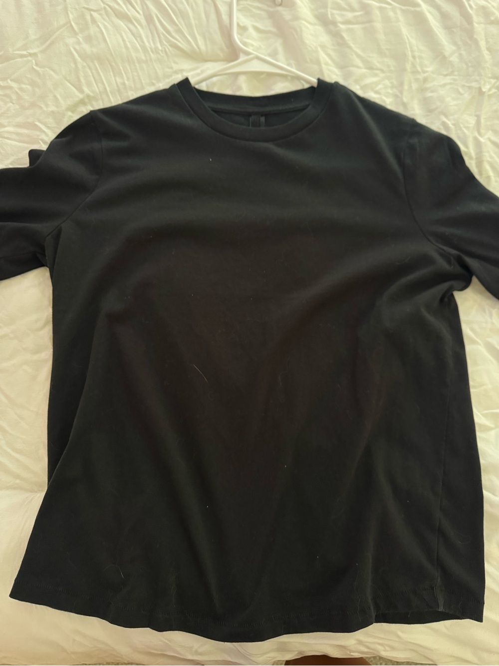 skims basic black tee